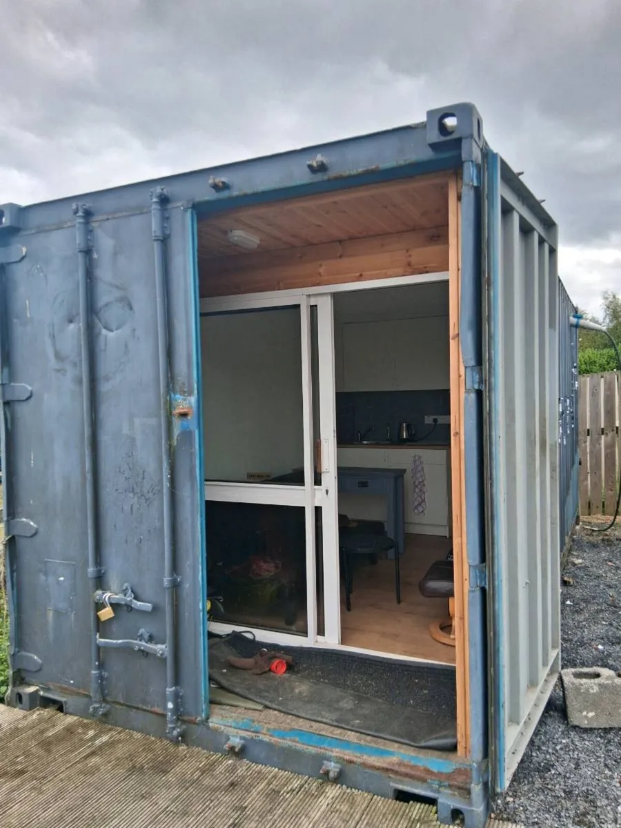 Container conversion tiny house - Image 3