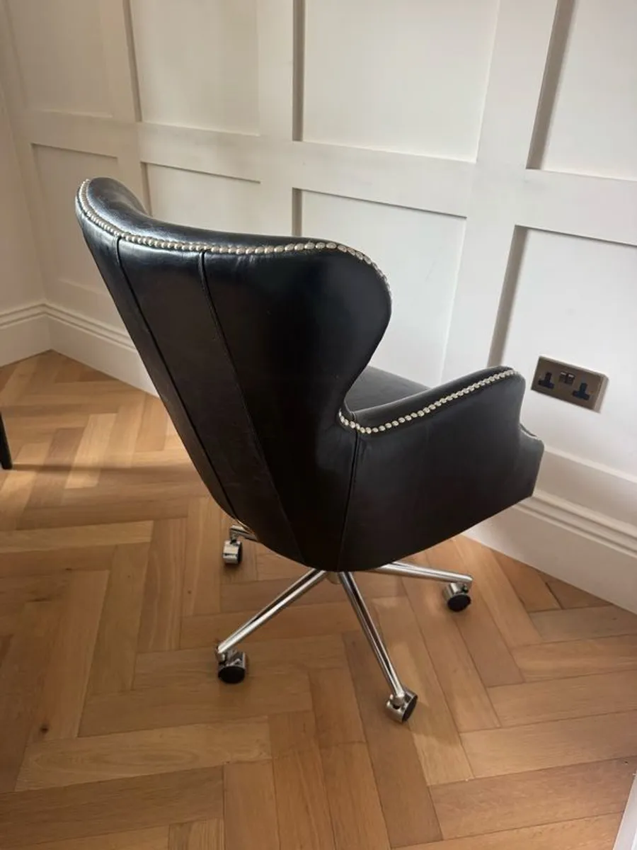 Beautiful Leather Office Swivel Chair - Image 4