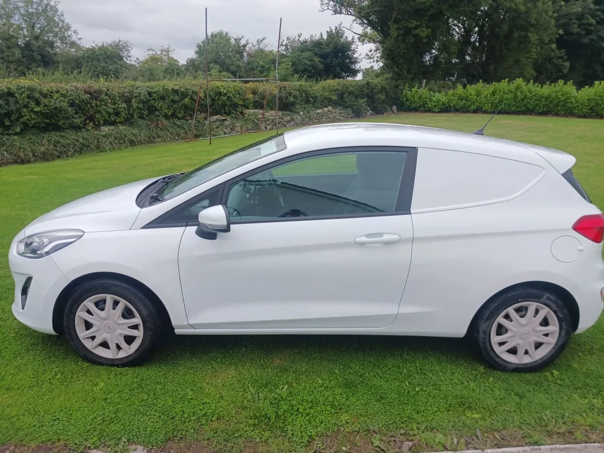 Ford Fiesta 2019 - Image 2
