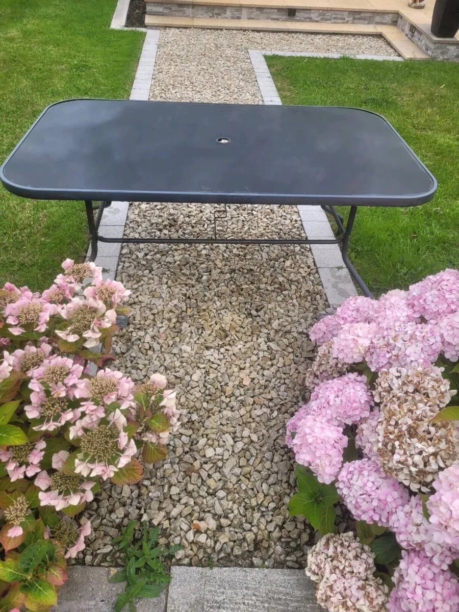 Garden table - Image 3