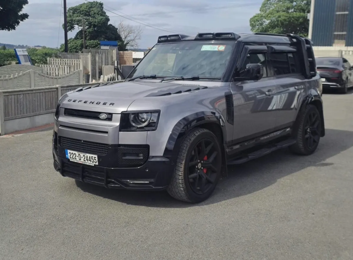 Land Rover Defender - Image 2