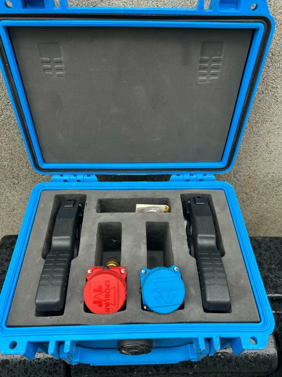 Selling a high-quality job lot professional tools - Image 3