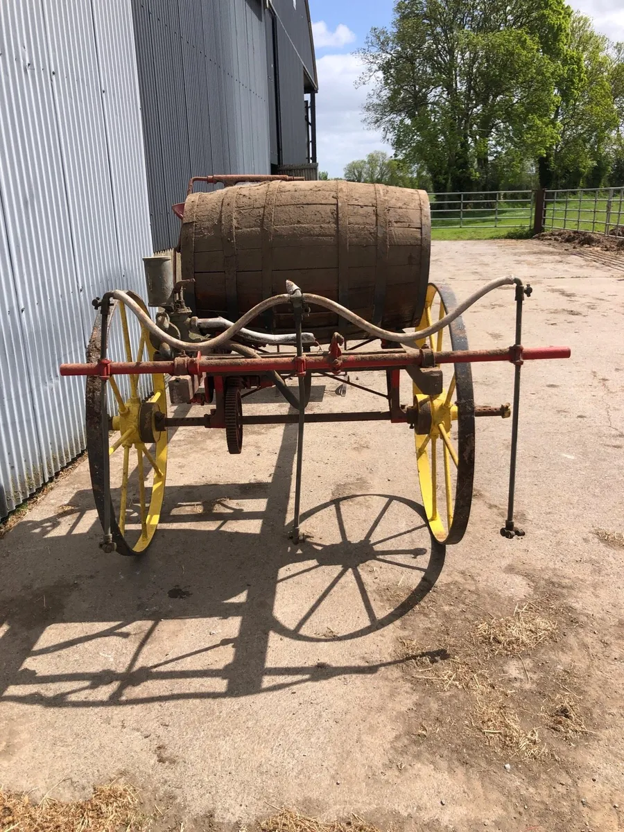 Pierce horse drawn potato sprayer  i - Image 1