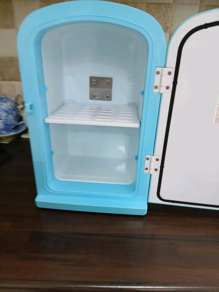 SMALL ELECTRIC FRIDGE - Image 1