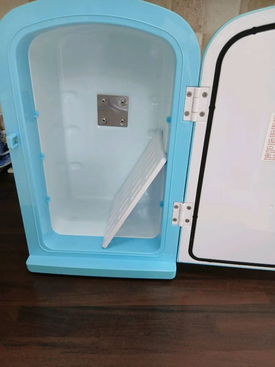 SMALL ELECTRIC FRIDGE - Image 2
