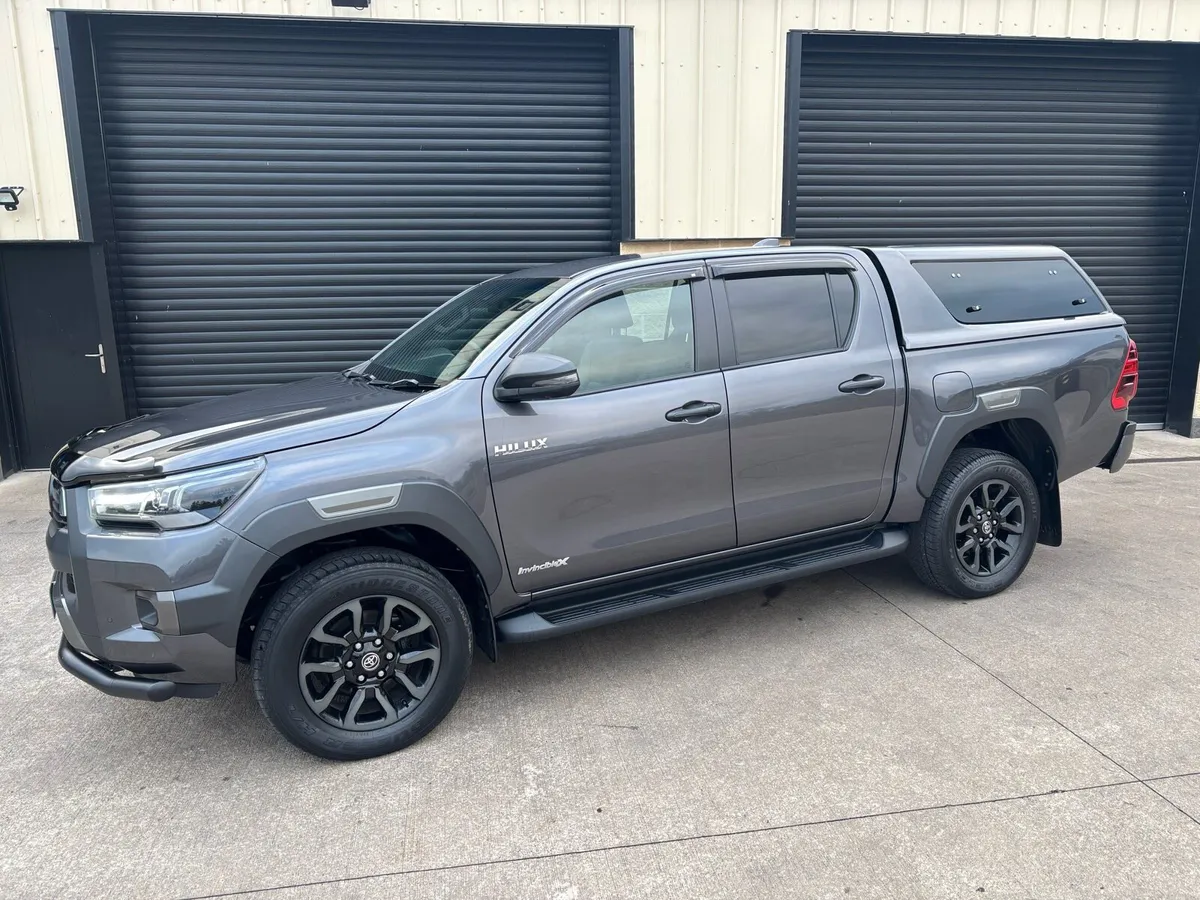 232 2023 TOYOTA HILUX 2.8 D4D INVINCIBLE X - Image 1