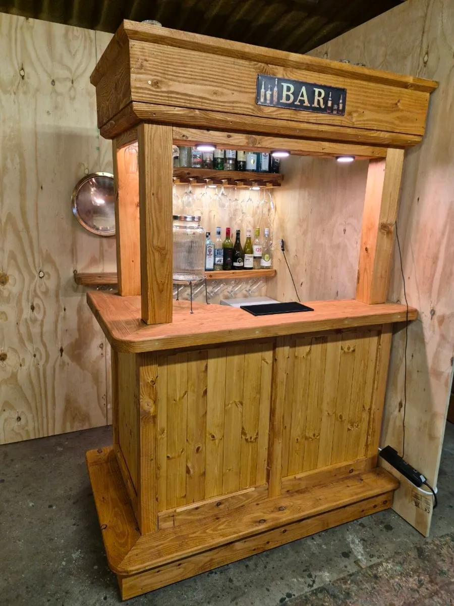 Rustic home bar - Image 2