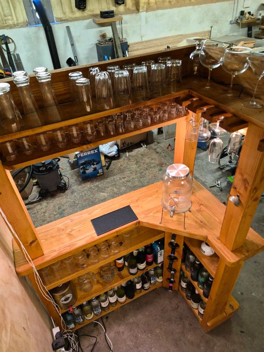 Rustic home bar - Image 3