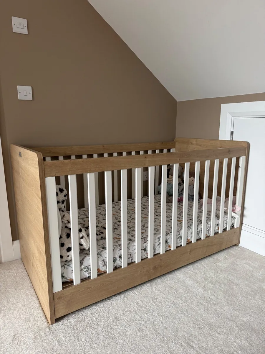 Baby cot - Image 1
