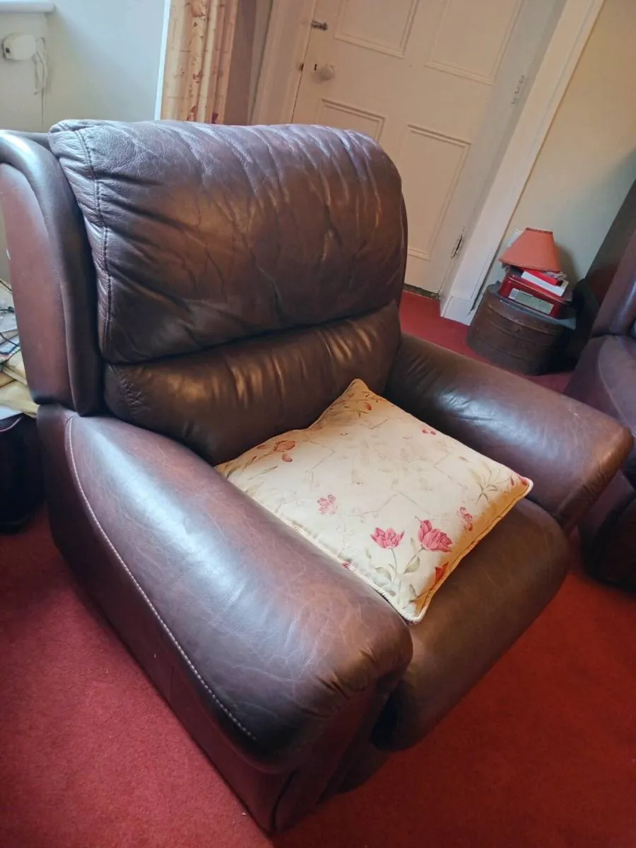 Couch - Image 4