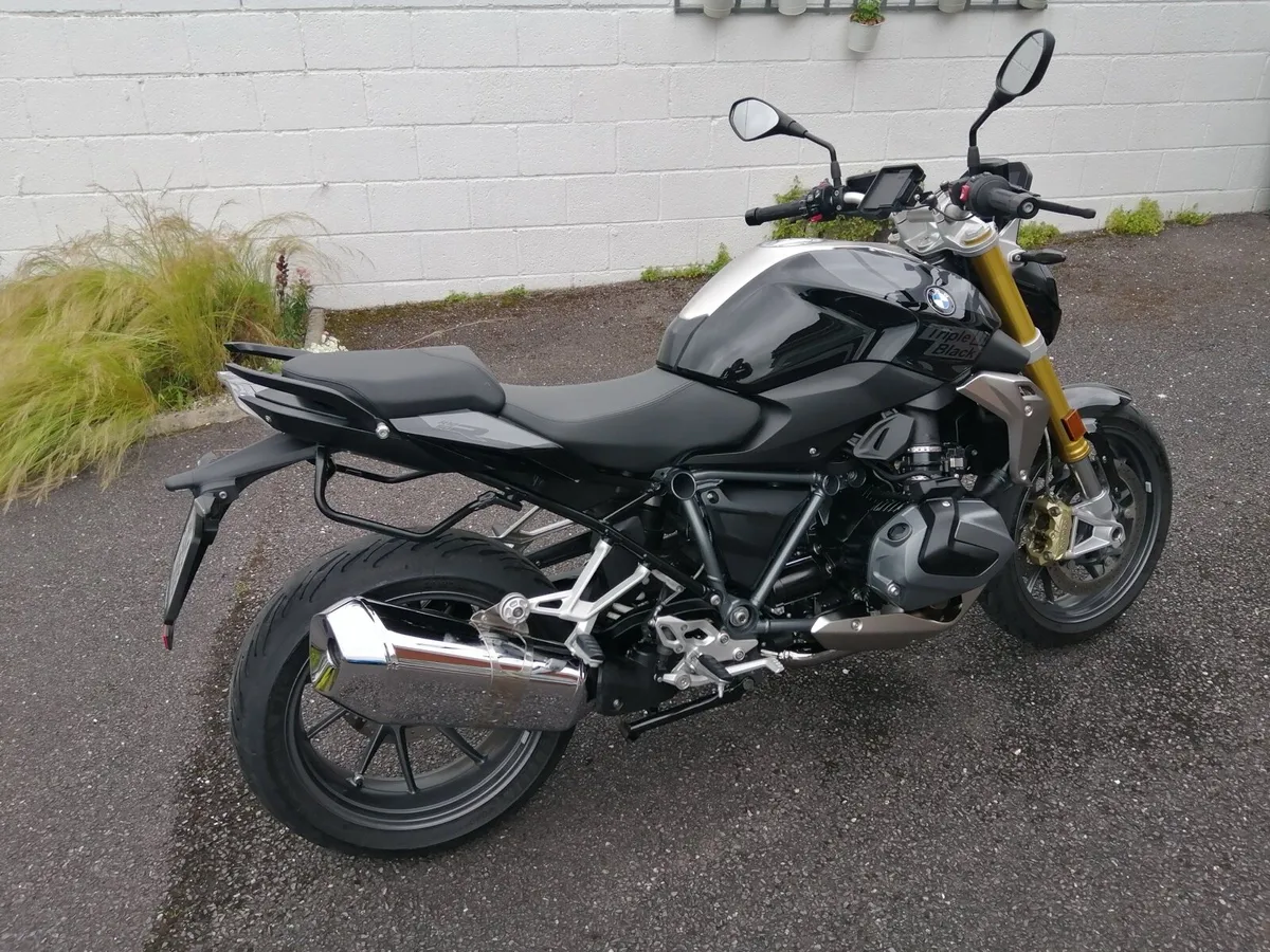 BMW R1250R SE Triple Black - Image 4