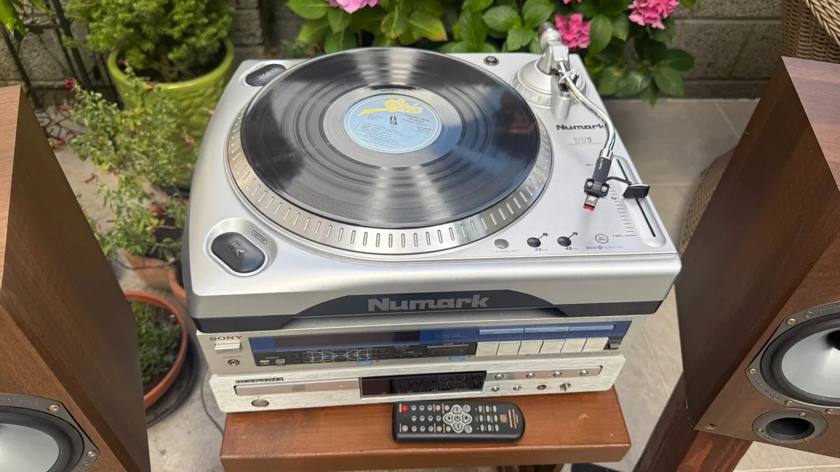 Turntable - Image 1