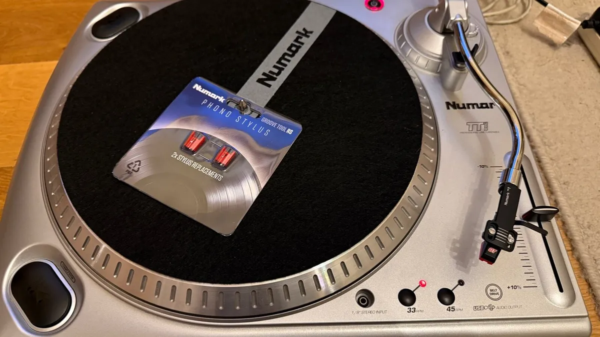 Turntable - Image 3