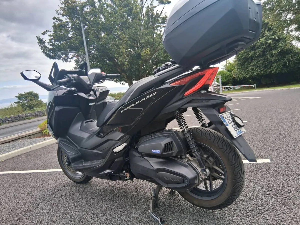 Honda Forza 350 - Image 1