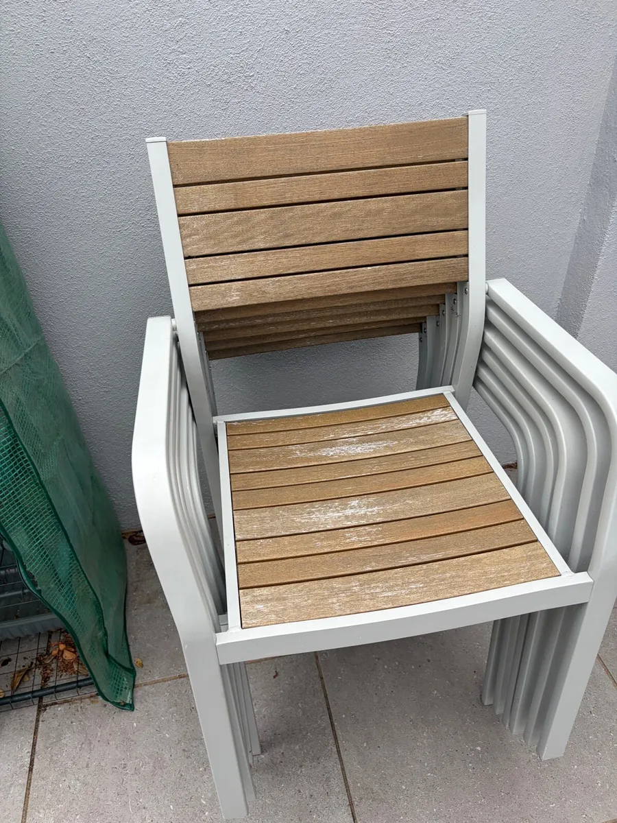 Garden Table & 6 chairs - Image 3