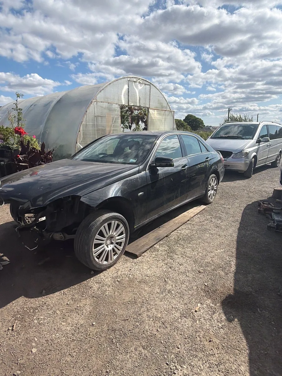 Car for breaking - Image 1