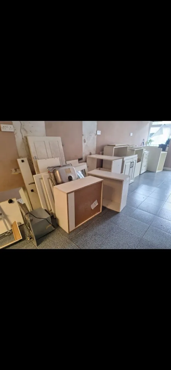 LARGE USED KITCHEN –  COMPLETE JOB LOT - Image 1
