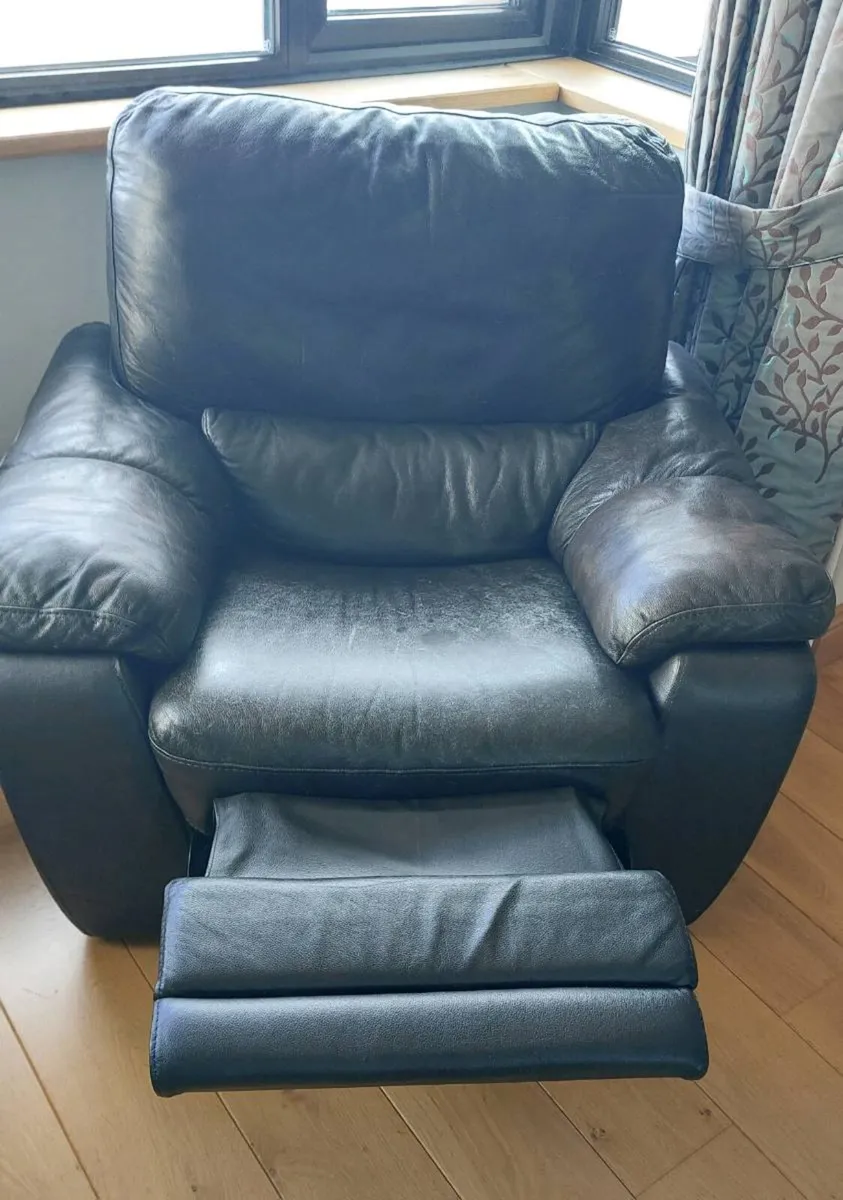 Leather recliner - Image 1