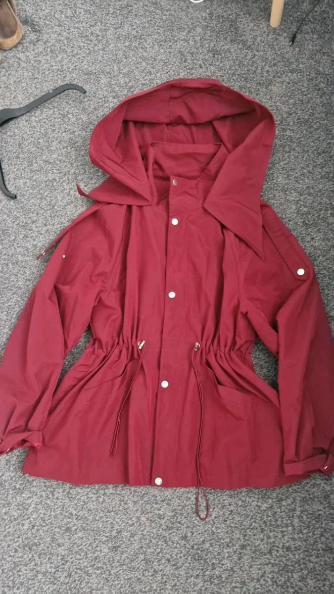 Burgundy wind breaker jacket - Image 1