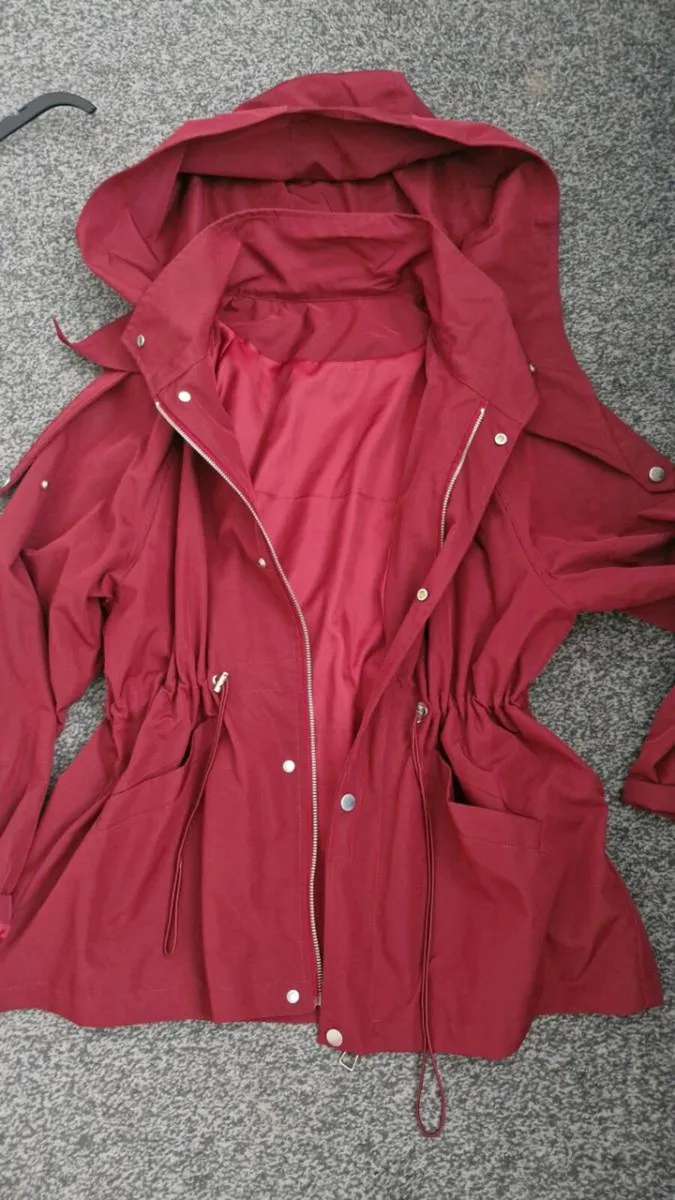 Burgundy wind breaker jacket - Image 2