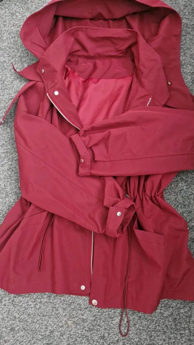 Burgundy wind breaker jacket - Image 3