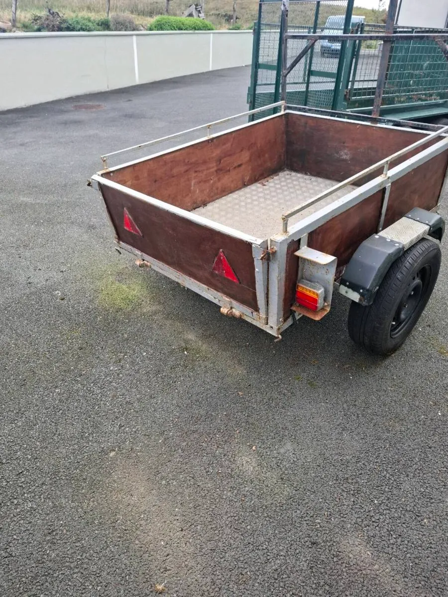 Trailor: 4ft 9 inches long 3ft 7 inches wide - Image 1
