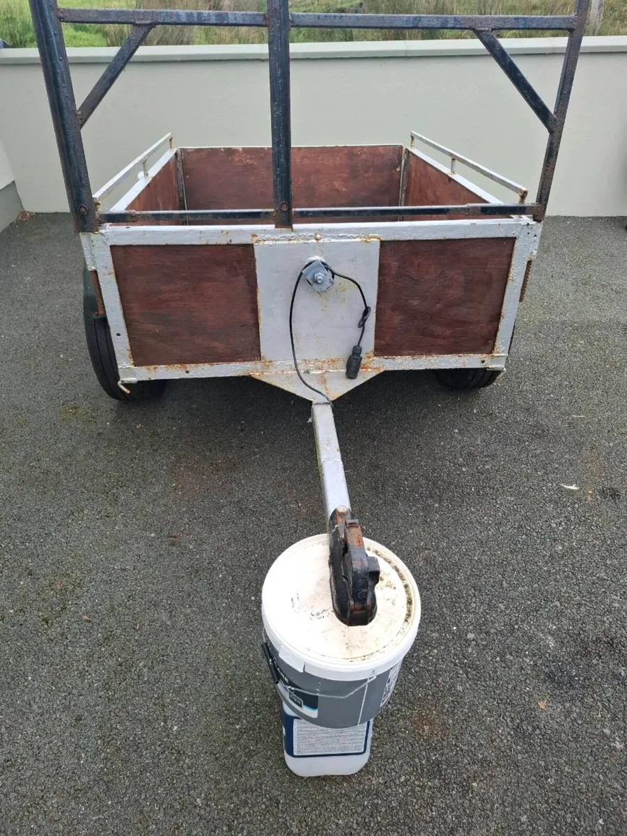 Trailor: 4ft 9 inches long 3ft 7 inches wide - Image 2