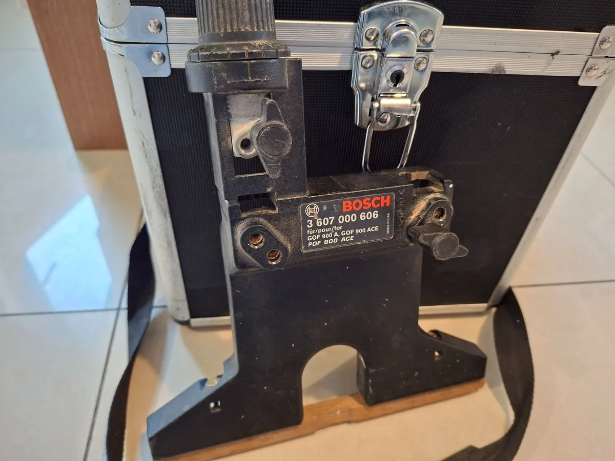 Bosch 900 ACE 6mm Router 110v - Image 2