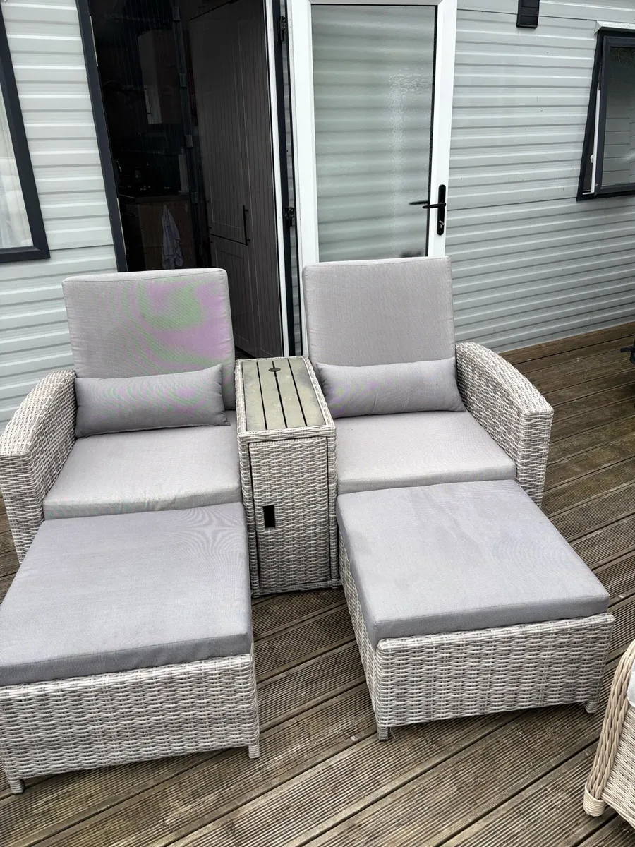 Rattan 2 seater PRICE DROP ! - Image 2