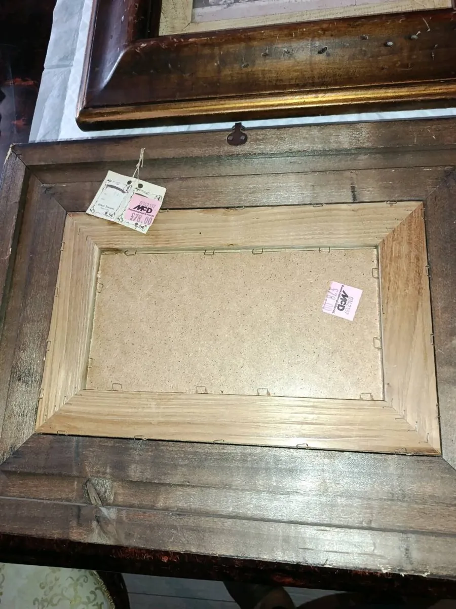 Pair of new pictures in solid wood frame - Image 2