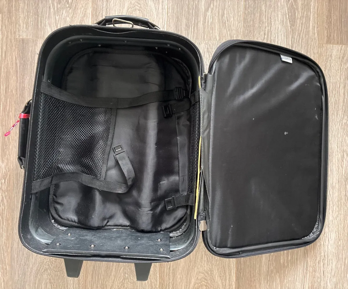 Classic black softshell cabin suitcase - Image 2
