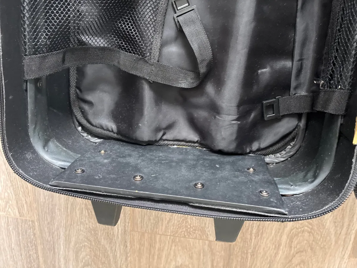 Classic black softshell cabin suitcase - Image 3
