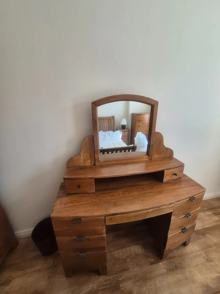Oak Dressing Table with Mirror & Lots of Storage - Image 4