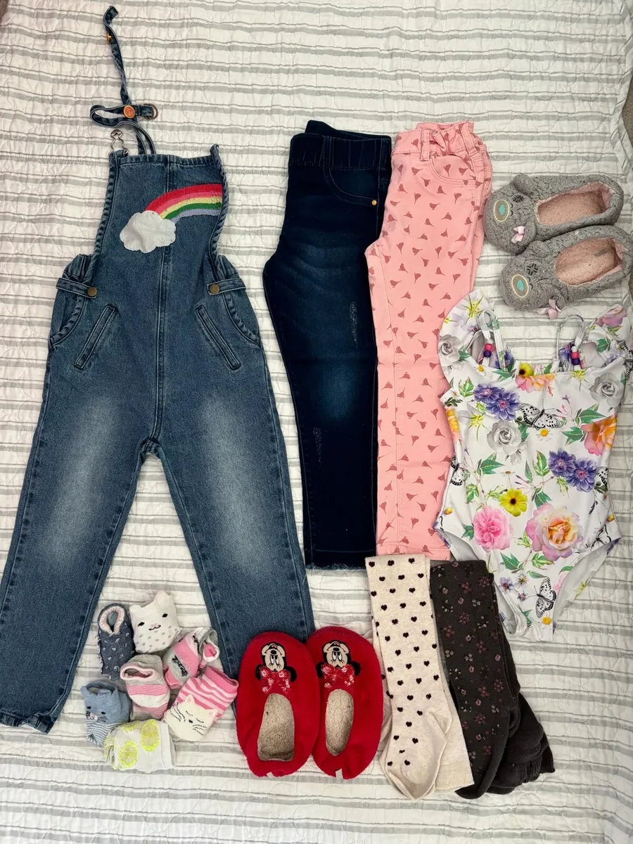Girls bundle clothes 5-6 yrs - Image 2