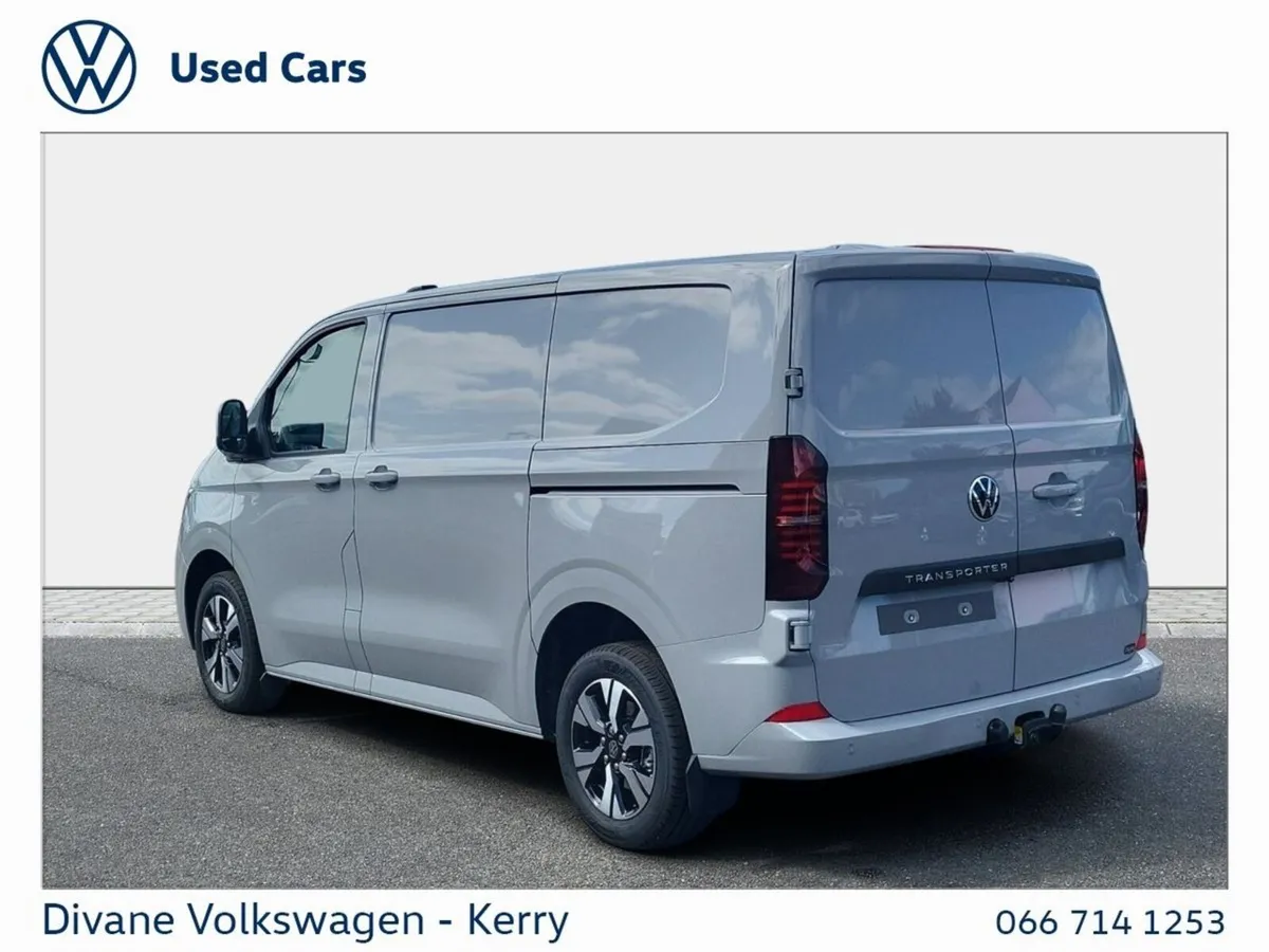 Volkswagen Transporter HIGHLINE 2.0 TDI  SWB 28 15 - Image 4