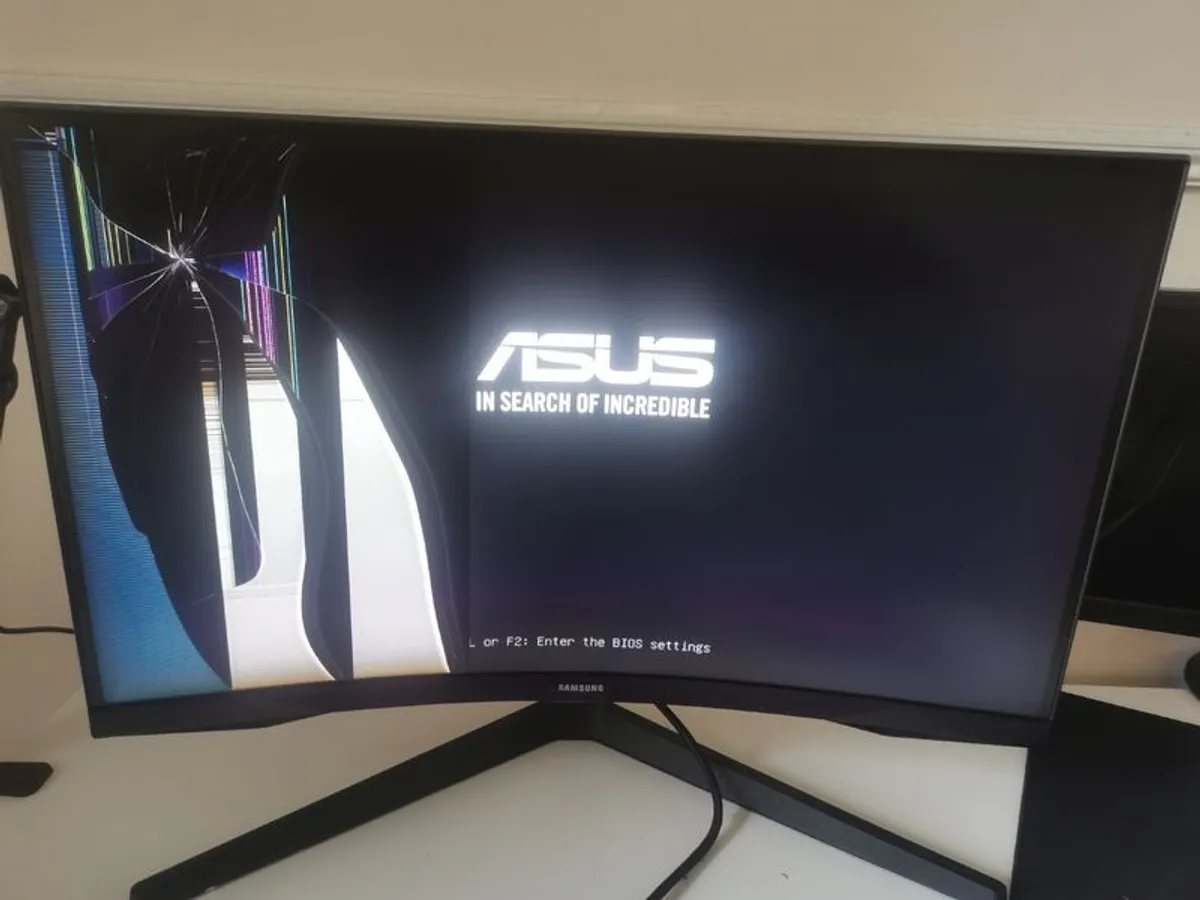 Samsung Odyssey G5 27" Curved QHD 165Hz VA Gaming Monitor (S27CG552EU) - Image 1