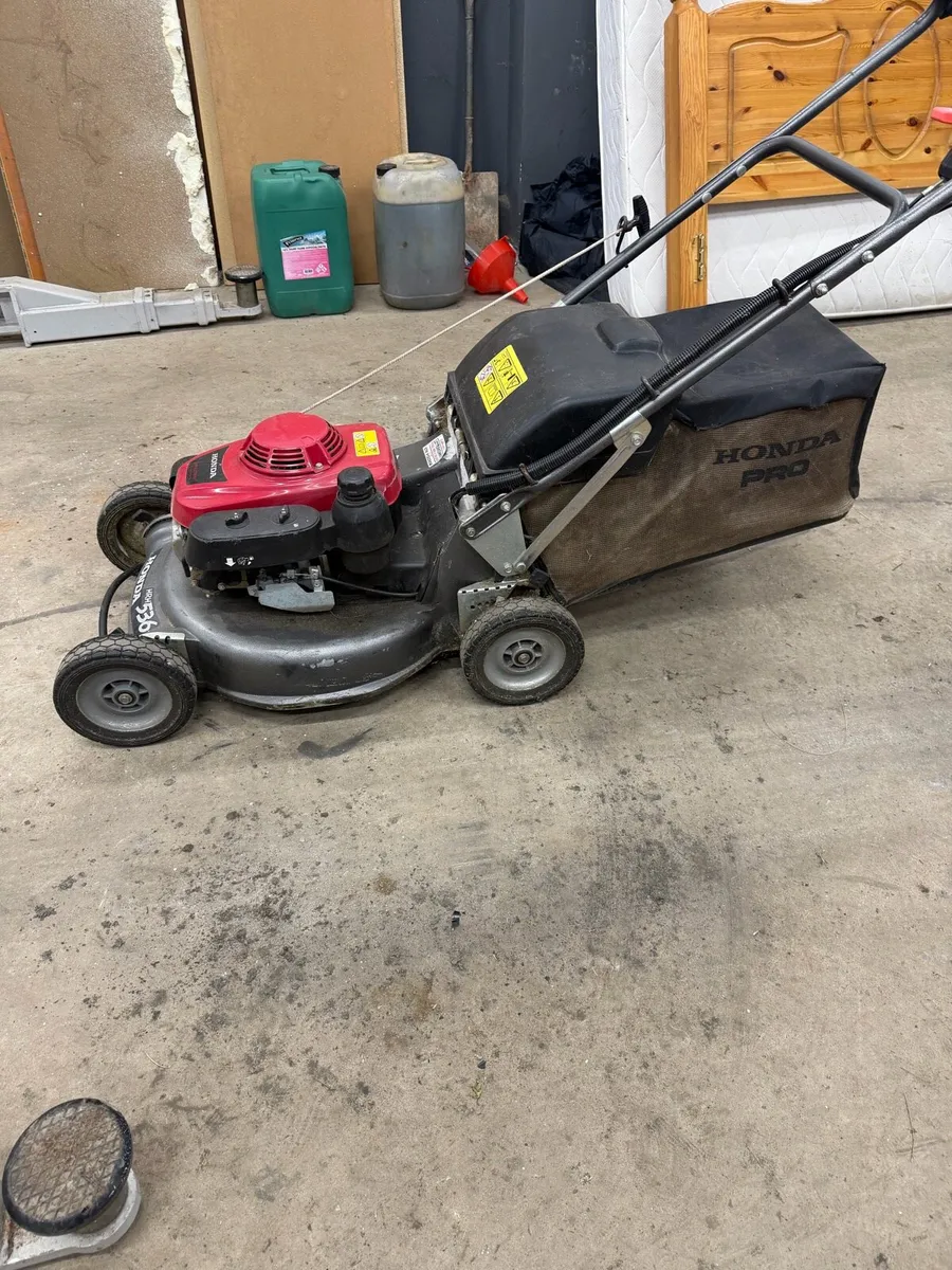 Honda pro  Lawnmower - Image 1