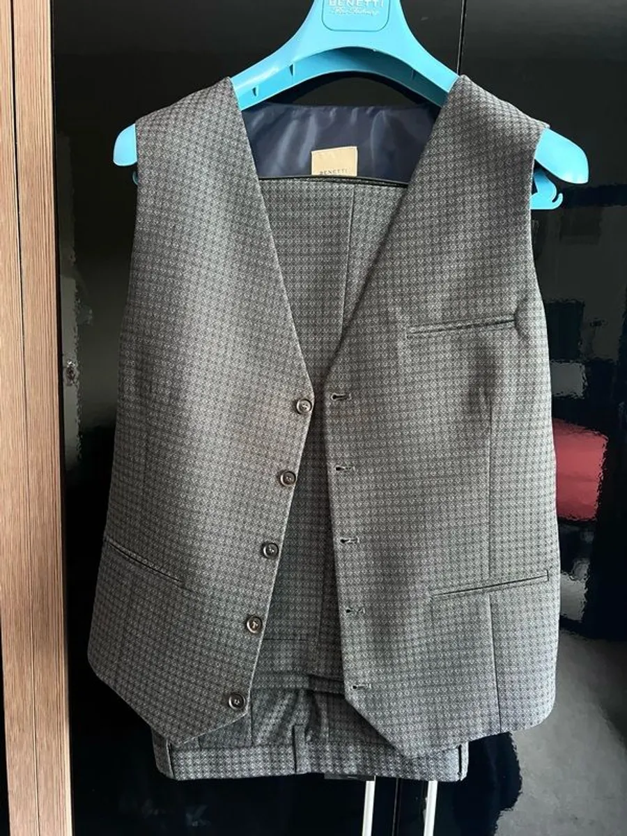 3-Piece Suit, Matching Bow Tie and Pocket Square - Image 2