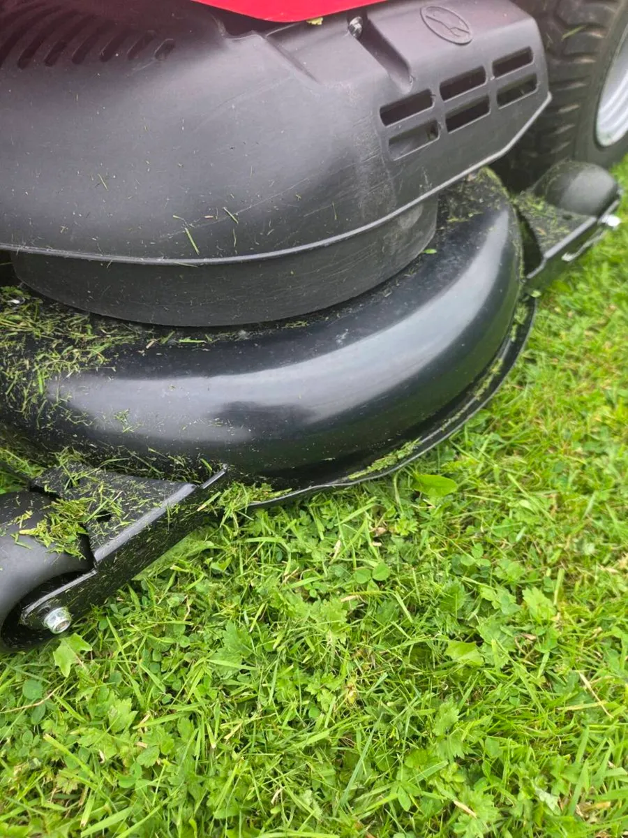Ride on mower - Image 4