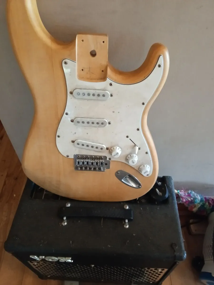 guitar,amp,pedal. - Image 3