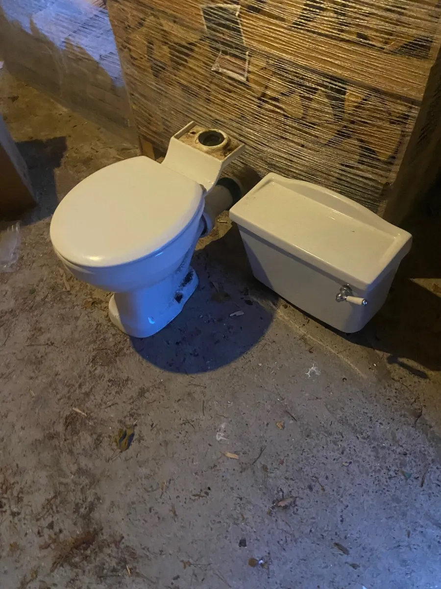 toilet and cistern - Image 2