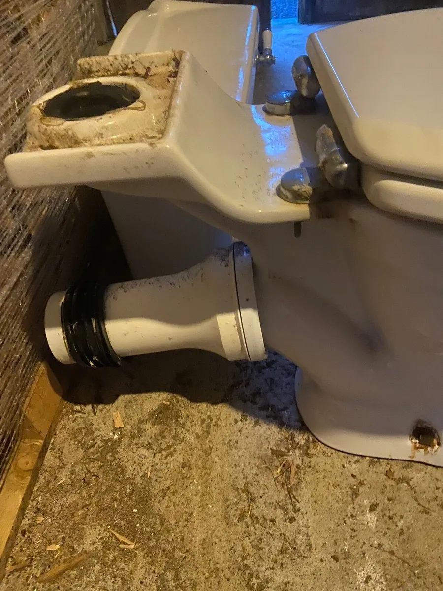 toilet and cistern - Image 3
