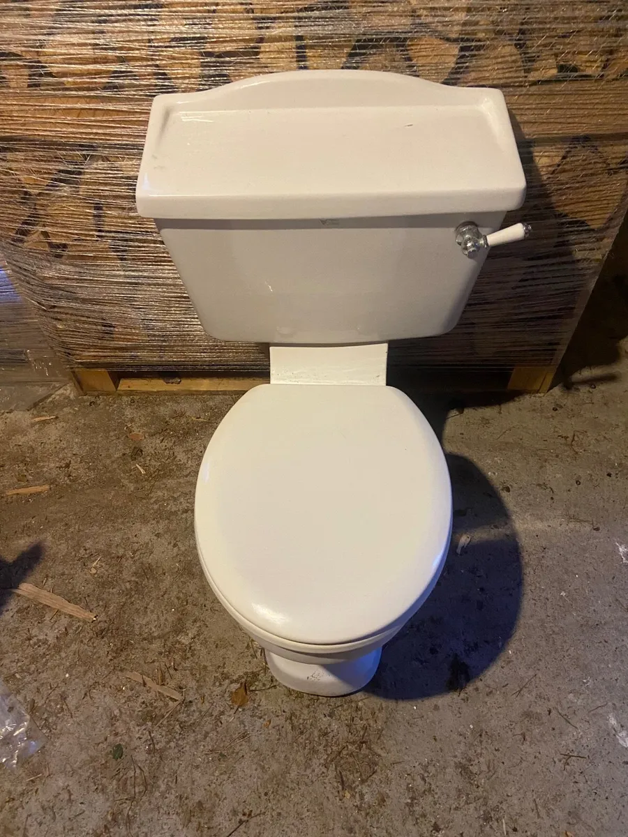 toilet and cistern - Image 4