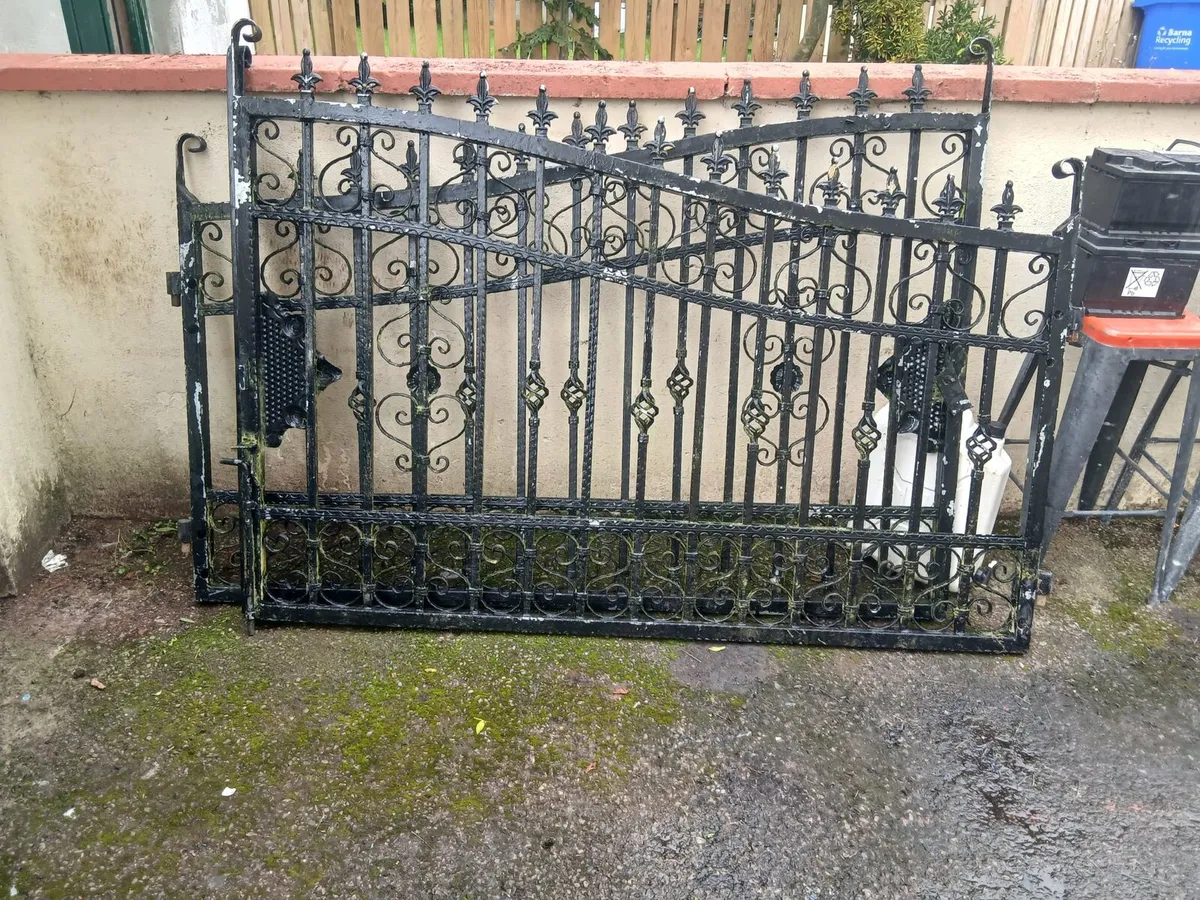 Gates - Image 3