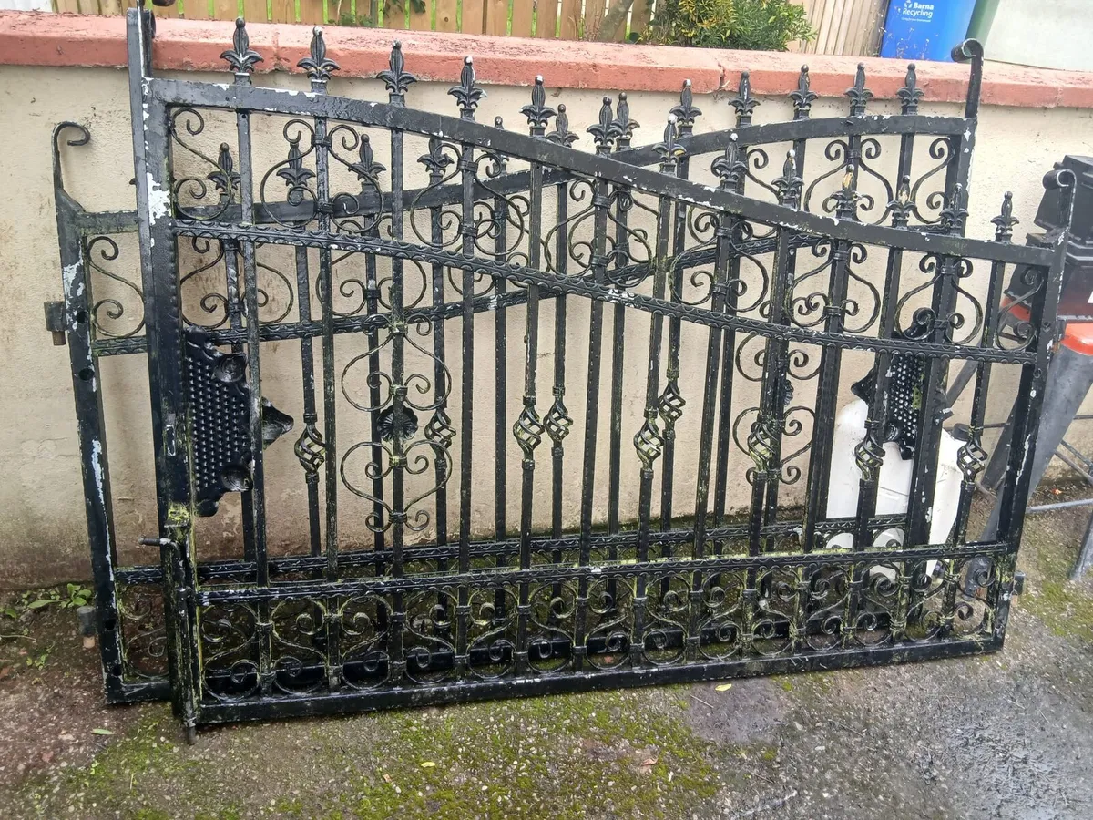 Gates - Image 2