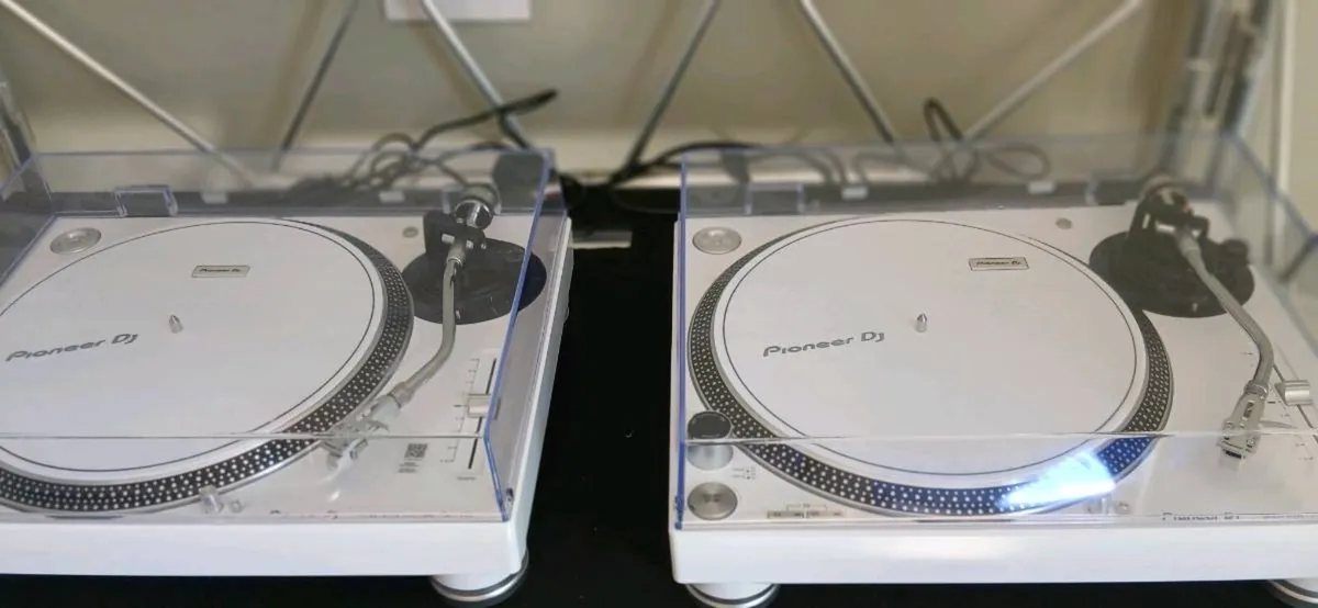 Turntable DJ  (Pair) - Image 3