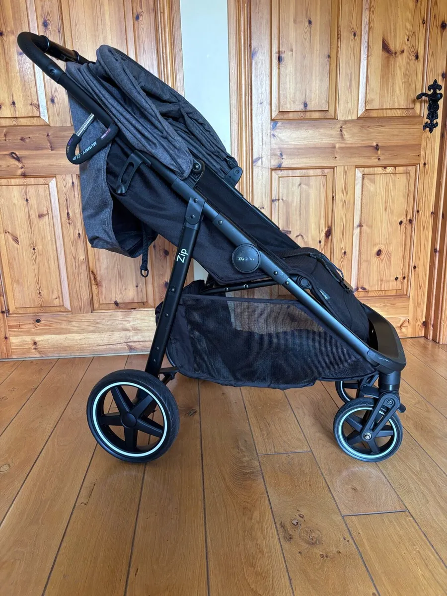 Zummi Zip Stroller Black & Grey - Image 1