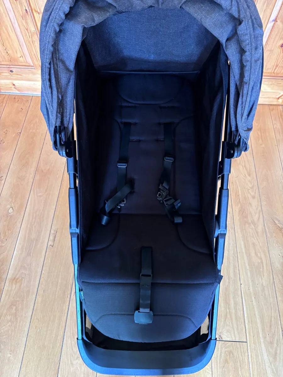 Zummi Zip Stroller Black & Grey - Image 4