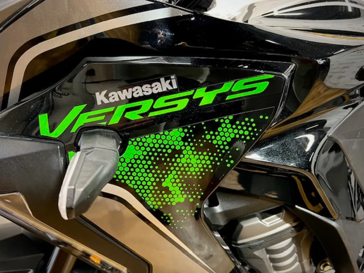 PRE-OWNED Kawasaki Versys 1000GT 2022 - Image 4