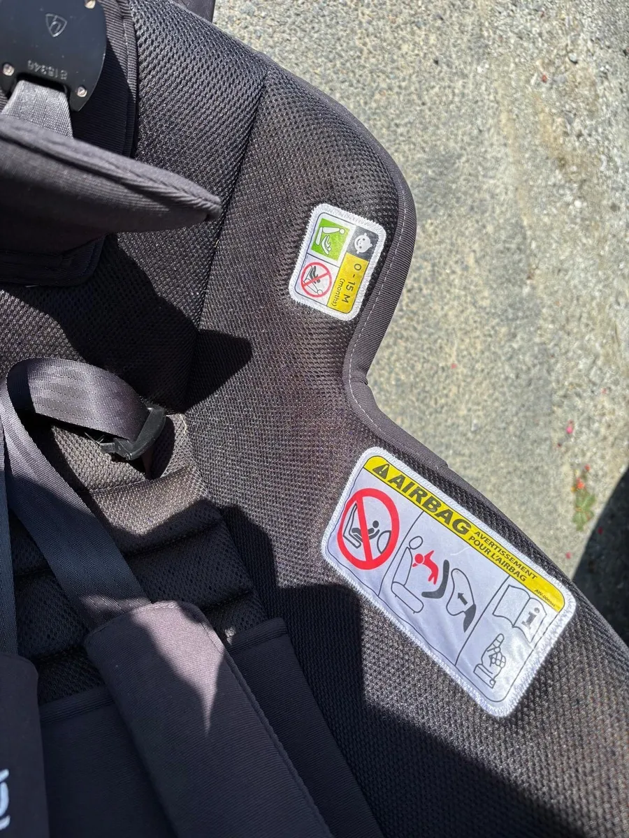 Nuna Rebl Car seat - Image 3
